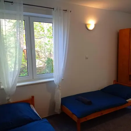Tanie Pokoj Nr 2 1-3 Osobowy Z Lazienka Na Korytarzu Apartment *